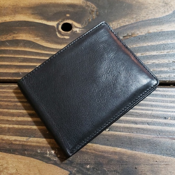 Mens black bifold wallet with removable passcase - Picture 3 of 7